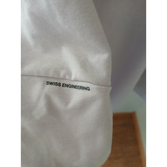 ON Running Cloud Movement Sweatshirt - Picture 6 of 12